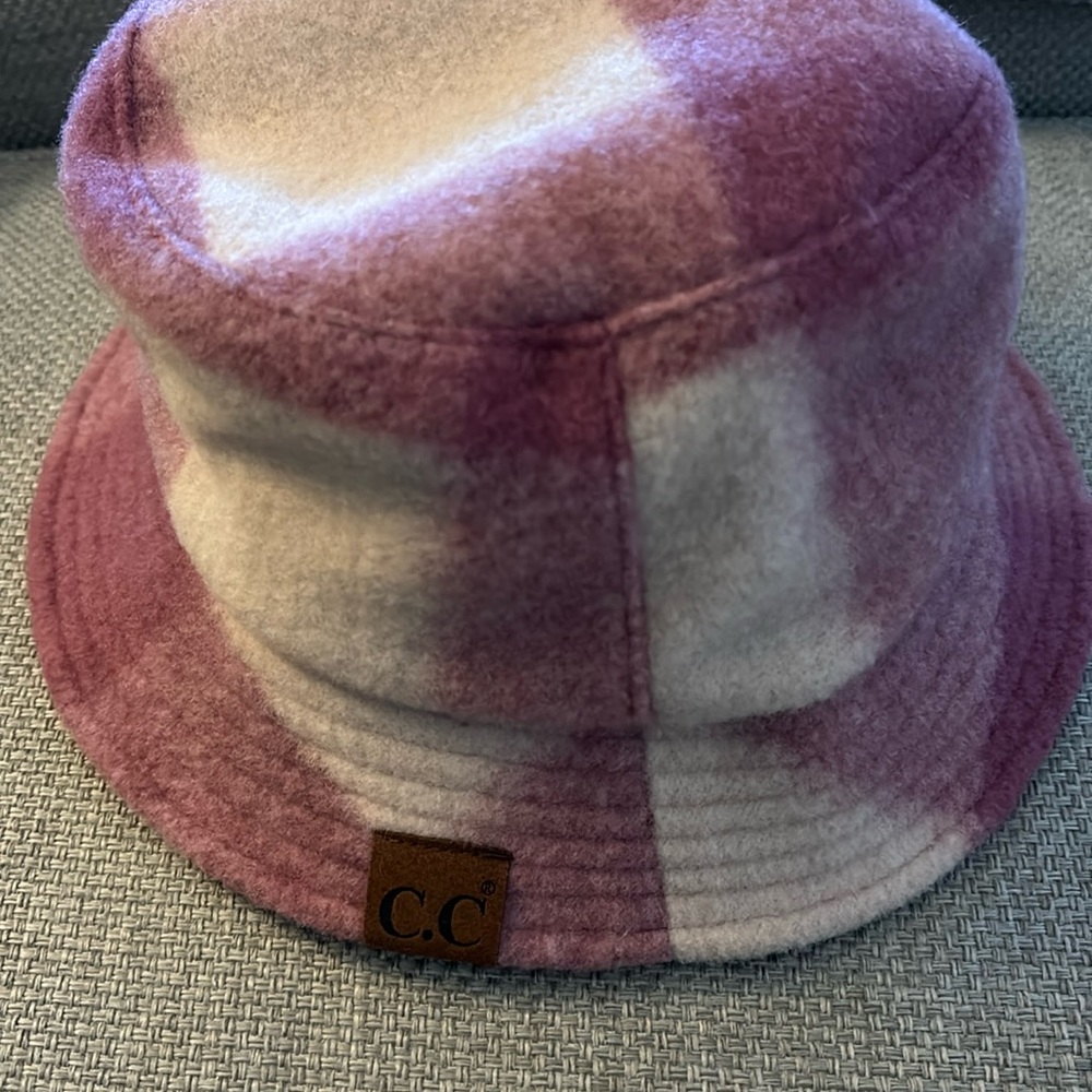 Bucket hat